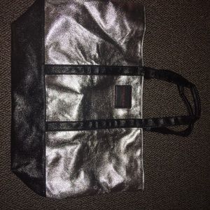 VS TOTE